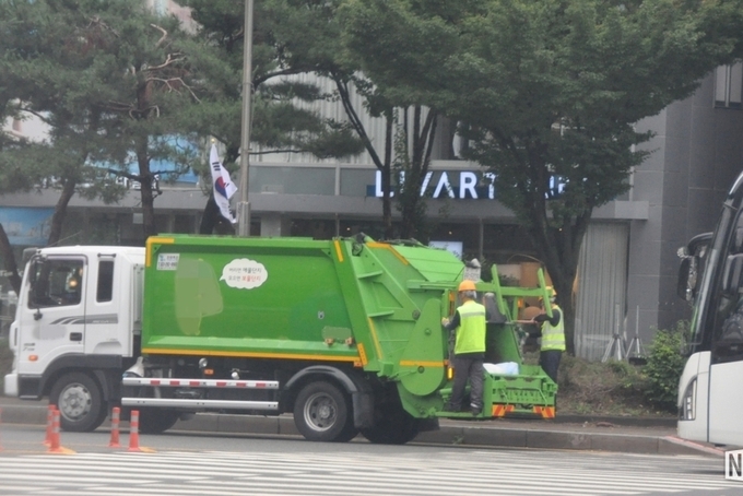 무대책 화성시 청소차 발판제거, 겉넘는 탁상행정 표본??