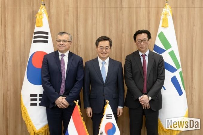 경기도 김동연, ASM 대표 만나 “AI지식산업벨트 관련 협력 시너지 기대”