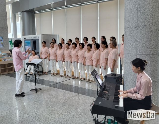 안산시 단원구여성합창단, '동(童)실~동(動)실' 런치콘서트 성황리에 마무리
