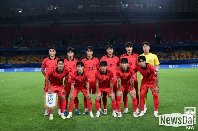 태국전에 선발 출장한 아시안게임 남자 대표팀 선수단의 모습.