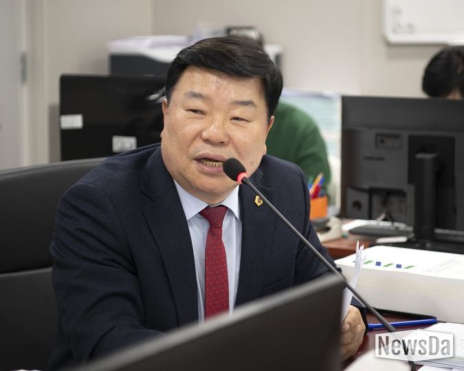 경기도의회 이병길 의원 행정 감사에서 공공기관 대표이사 채용 공정성 요구 및 중장년 면접 수당 제안