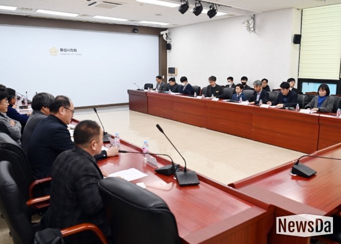 화성시의회 경제환경위원회 화성시 자원순환연합회와 간담회 개최