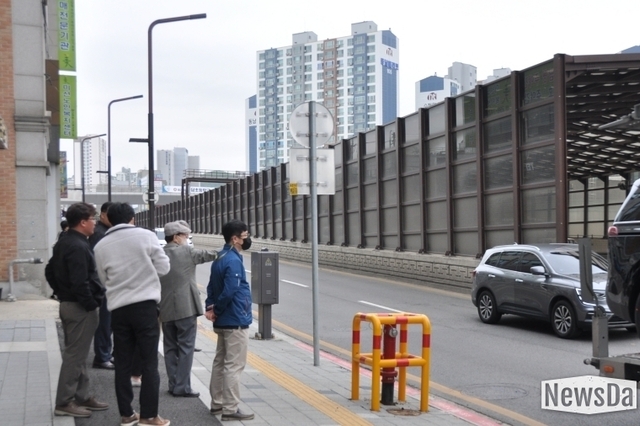 봉담 지하차도 개통 후 주변 상권 매출급감에 공실 까지... 해결 방법은 없는가?