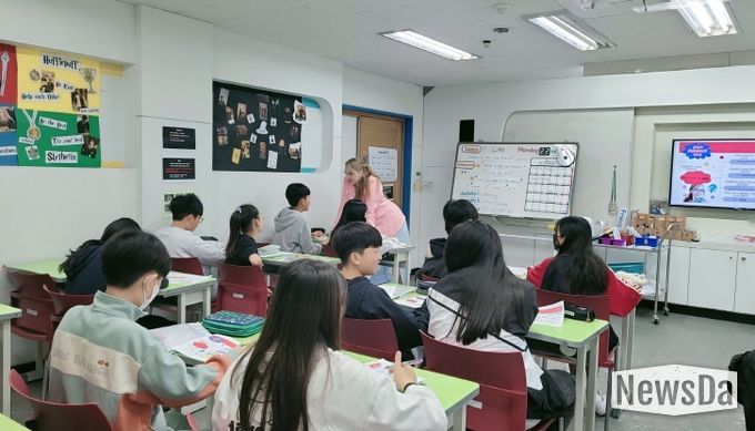 수업장면 및 원어민강사-협력교사 사전협의회