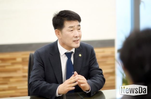 동탄경찰서를 방문한 배정수 의장