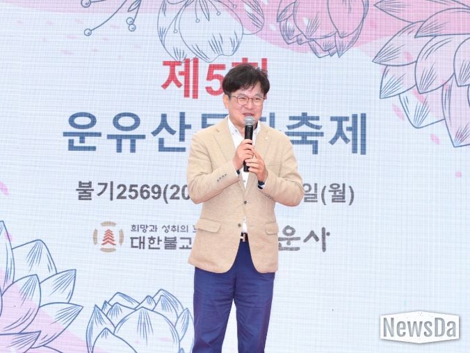 김병수 시장이 부처님 오신날을 맞아 5일 관내 주요 사찰을 방문해 불교계와 시민들에게 축하 인사를 전했다.