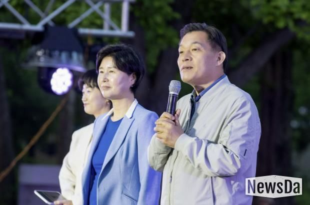 이재준 수원시장이 인사말을 하고 있다.