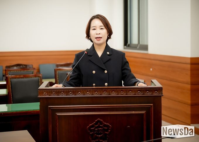 남양주시의회 312회 임시회 자치행정위원회에서 정현미 의원이 조례를 대표발의하고 있다.