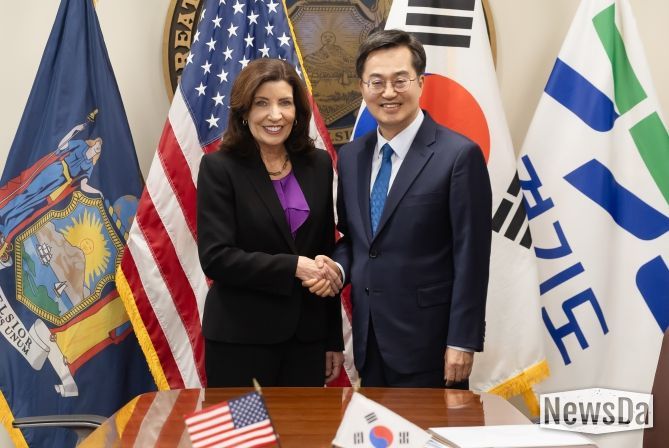 2024년 10월 미국방문시 캐시 호컬 뉴욕주지사와의 면담