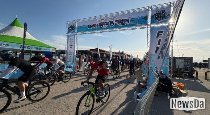 지난 25일 소호요트마리나 일원에서 열린 ‘2025 섬섬여수 그란폰도’가 전국 자전거 동호인 2천여 명이 참여한 가운데 성황리에 마무리됐다.