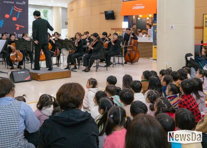 로비콘서트 <엄마와 아기를 위한 오케스트라>
