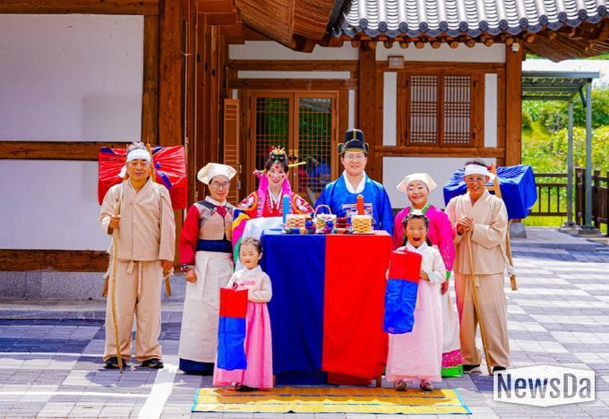 홍천군 화촌면 ‘청사초롱 마을, ‘제2회 전통혼례 축제’ 11월 1일 개최’