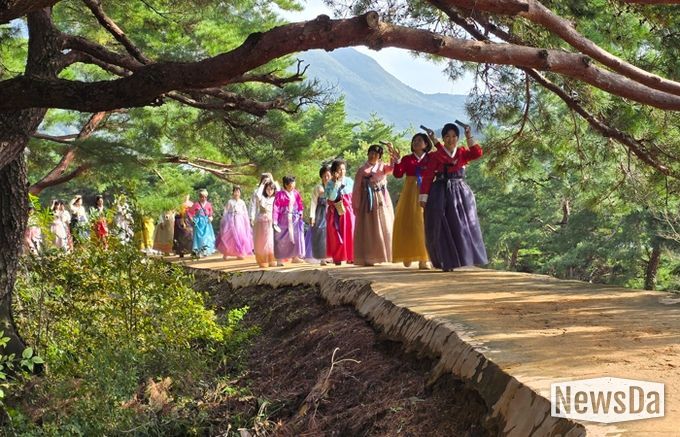 제52회 고창모양성제, 고운 빛깔 ‘고창 모양성제’ 답성놀이 열려
