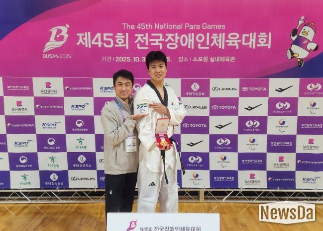 이학성 선수(오른쪽)