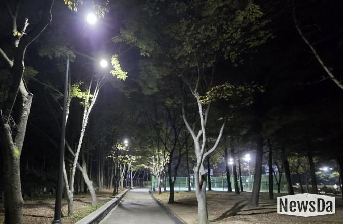 조명등을 교체한 광명시민체육관 일대 전경