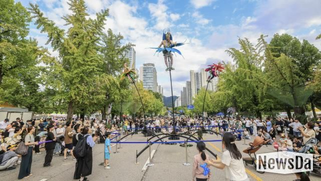 2025년 열린 과천공연예술축제 공연 모습