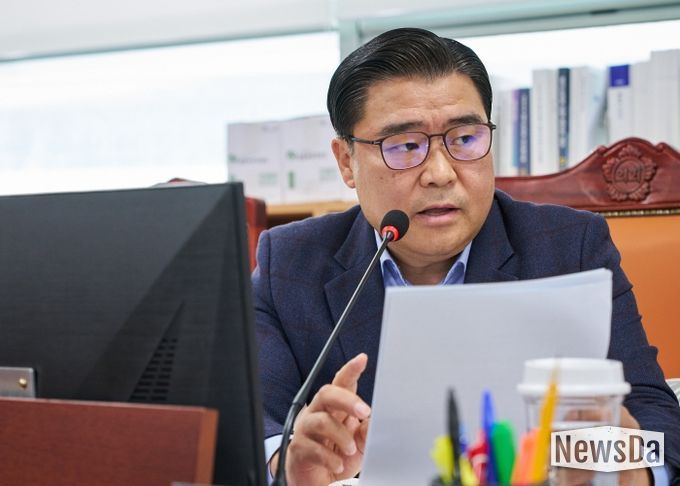 경기도의회 문화체육관광위원회 이한국 의원(국민의힘, 파주4)