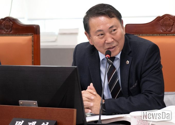 경기도의회 도시환경위원회 명재성 의원(더불어민주당, 고양5)