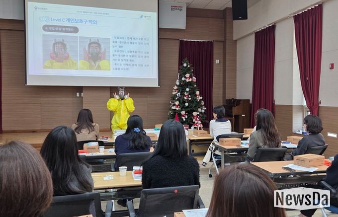 용인특례시는 7일 기흥구보건소에서 ‘2025 생물테러 대비 소규모 합동훈련’을 했다