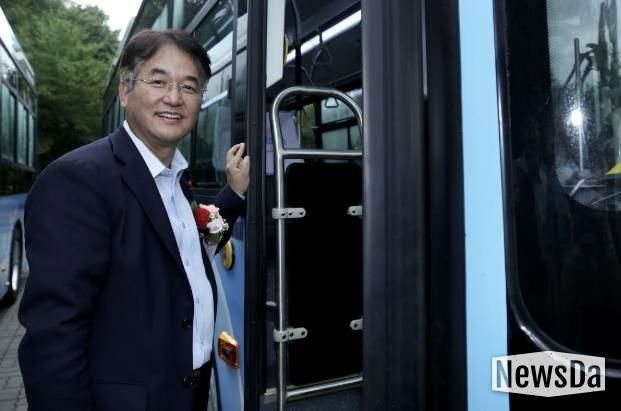 N002 누리버스 개통식에 참석한 이동환 고양특례시장