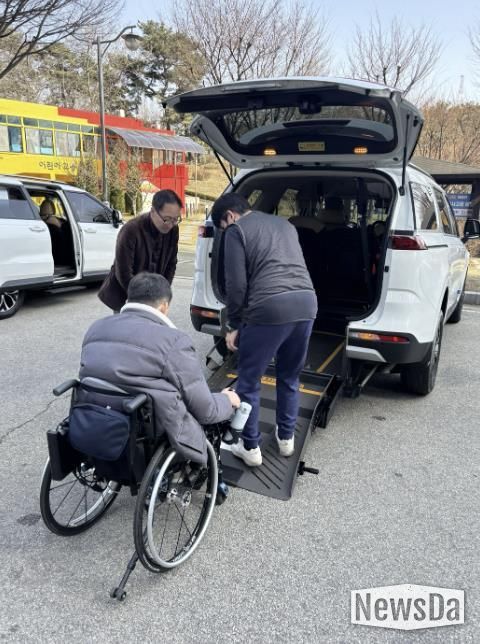 특별교통수단 탑승 중인 이용객