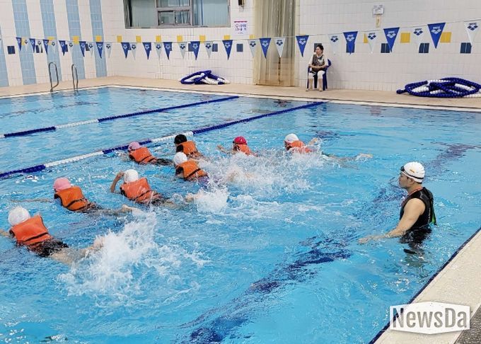 판교유스센터, 메타버스 수영장 도입한 미래형 생존수영교육 선보여