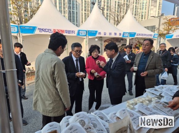 세종 시민을 사로잡다! ‘경남 바다장터’