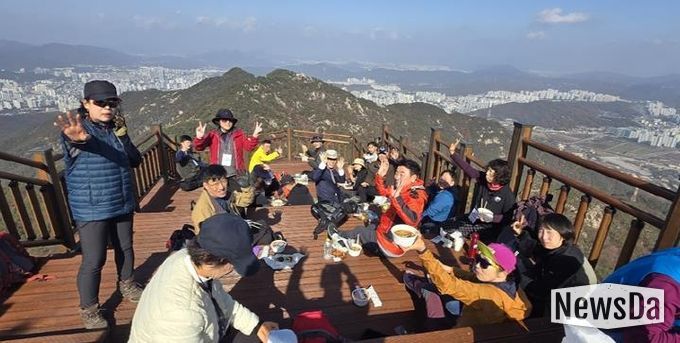 의정부시, 수락산 기차바위 전망대 및 쉼터 조성 완료…시민에 전면 개방