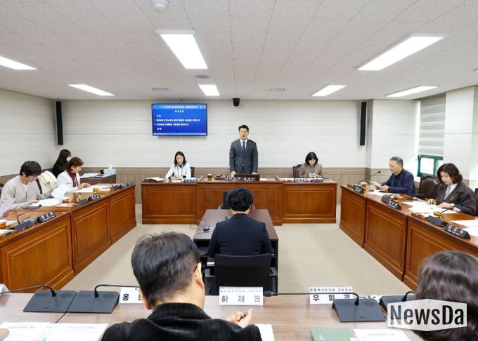 사진은 17일 의회 제4상임위원회 회의실에서 열린 ‘제299회 임시회 폐회 중 의회운영위원회’의 모습.