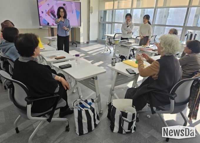 ‘마음치유, 봄처럼 기억치유’ 미술 활동