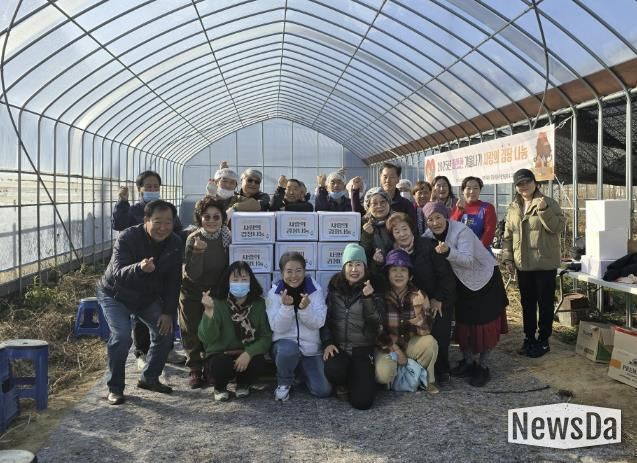 동두천시 광암탑동주민위원회·다우리협동조합, 따뜻한 겨울나기 사랑의 김장 나눔