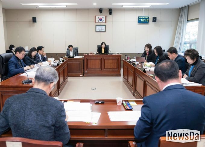 용인특례시의회 경제환경위원회, 구청 및 미래도시기획국 행정사무감사