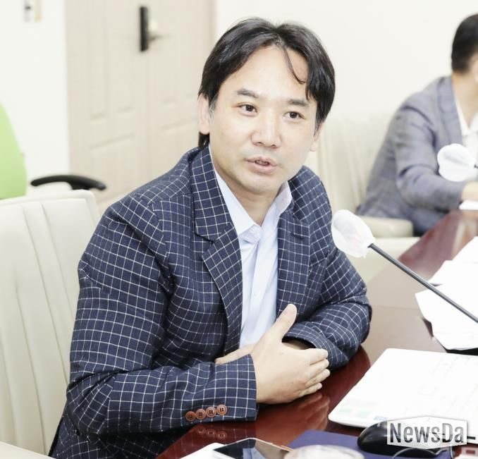 2025년도 행정사무감사 . . . 고양특례시의회 송규근 의원, 공약 위해 밀어붙인 영어도서관? 타당성도 설문도 부실