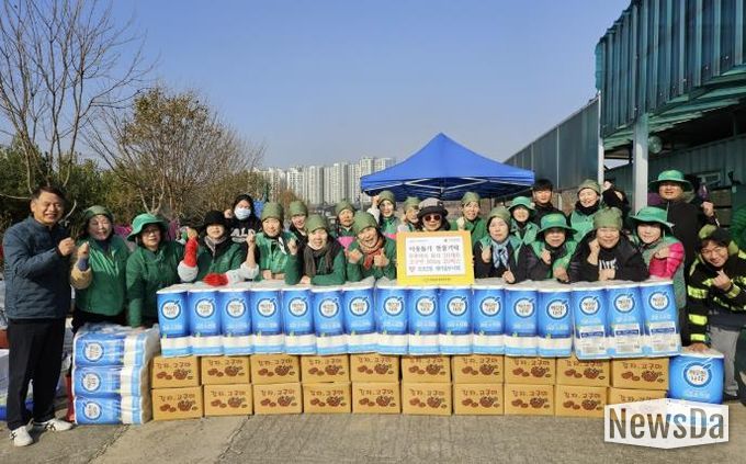 광주시 오포2동 새마을부녀회, 직접 재배한 감자·생필품 40세트 기탁