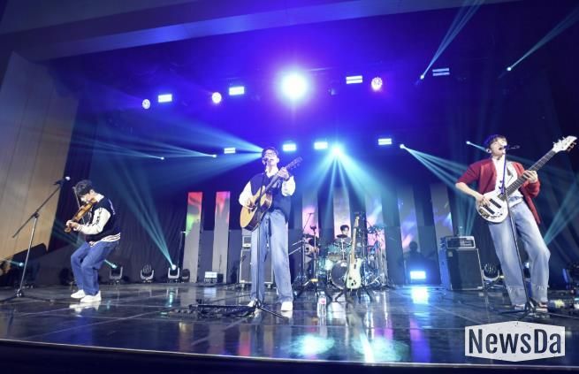 지난해 11월 화천체육관에서 열린 수능 힐링 콘서트