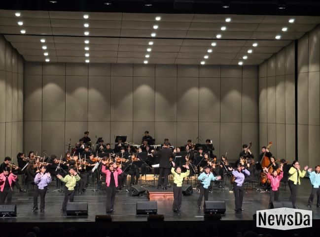 영덕군민오케스트라 제2회 정기연주회 성료, 흥과 열정 넘친 가을 밤의 하모니