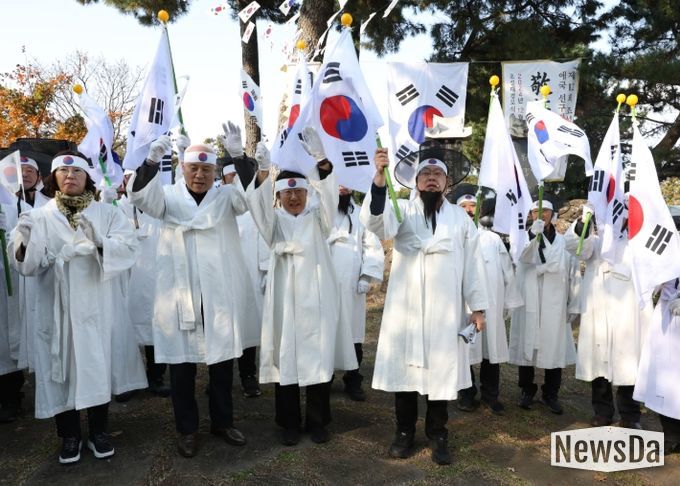 조설대 집의계 애국선구자 경모식