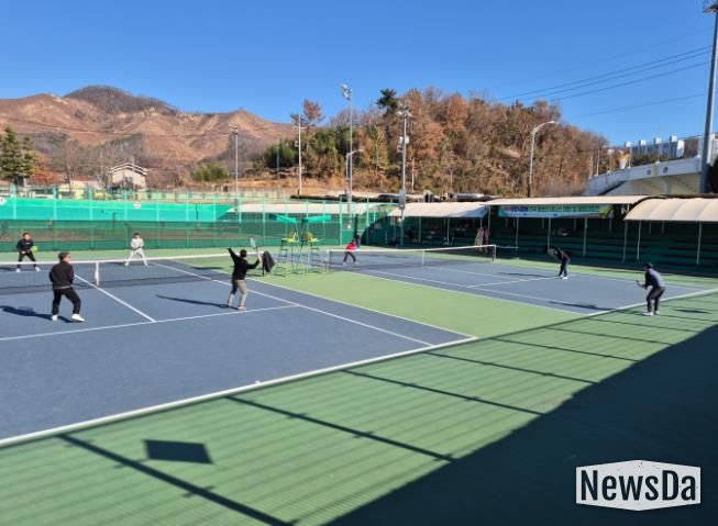 12월 6일 밀양시립테니스장에서 열린 제5회 밀양시장배 전국동호인 테니스대회