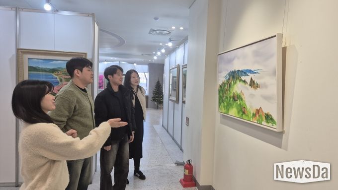 광산구가 26일까지 모두의 쉼터 개관을 기념해 구청 1층에서 건축사 특별 초대전을 개최한다.