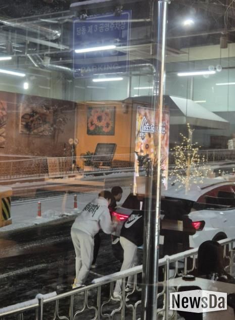 제보자가촬영해국민신문고에올린선행학생들