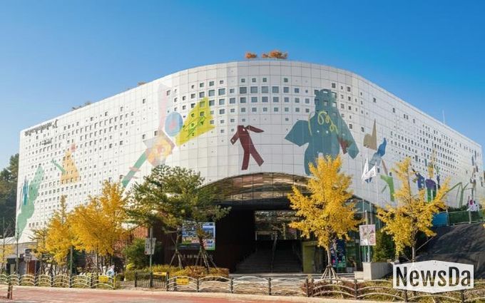 화성시어린이문화센터 전경(미디어 파사드)