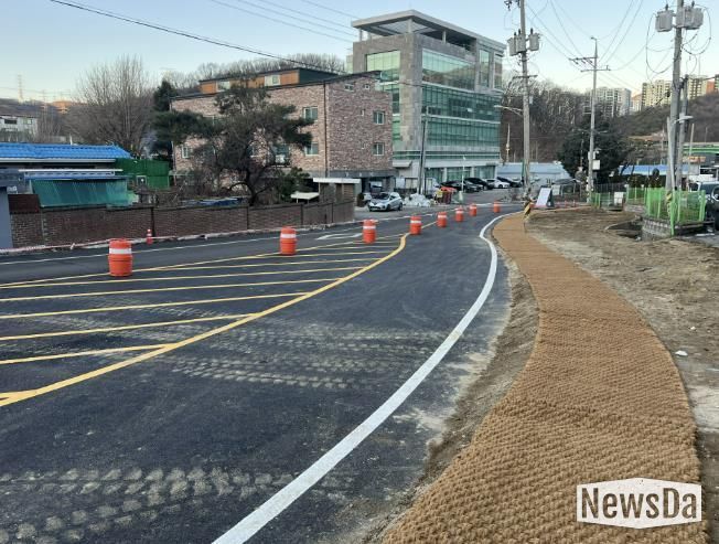 용인특례시는 고기교~고기초 후문을 잇는 도로를 확장·정비했다고 밝혔다.