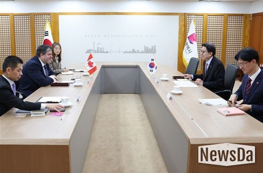 박형준 시장, 필립 라포튠 주한캐나다대사 접견