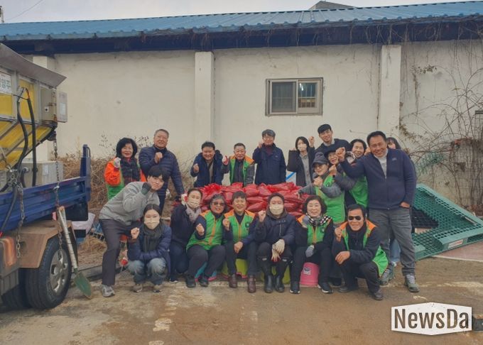 남양주시 진건퇴계원행정복지센터, 민관 협력으로 설해 대비를 위한 추가 모래주머니 긴급 제작