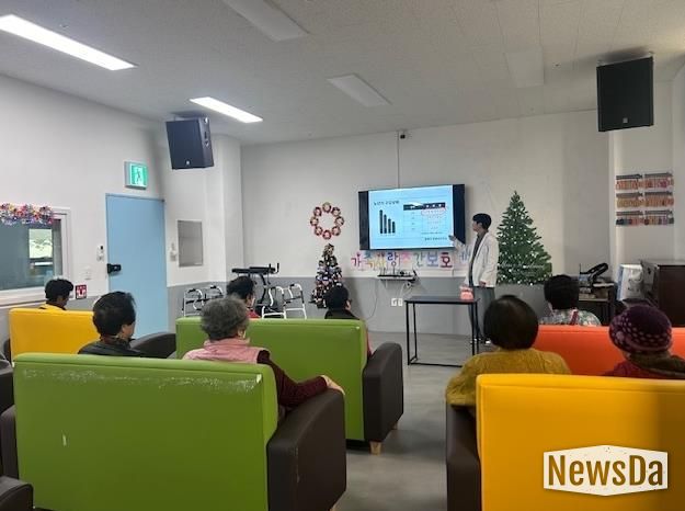 평택시 안중보건지소, 가족사랑주간보호센터 대상 '백세건강! 구강 관리 교실' 프로그램 운영!