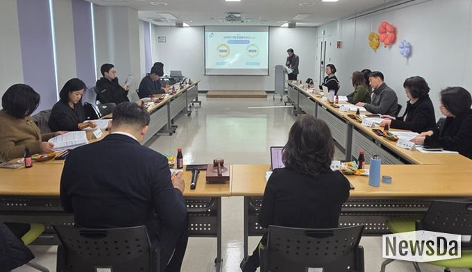 부천시청소년상담복지센터가 “2025년 하반기 운영위원회”를 개최했다. (사진제공=부천시청소년상담복지센터)