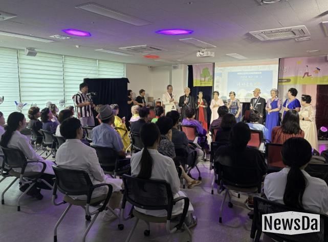 치매 예방 연극 치유 공연 ‘랄랄라 청춘극장’