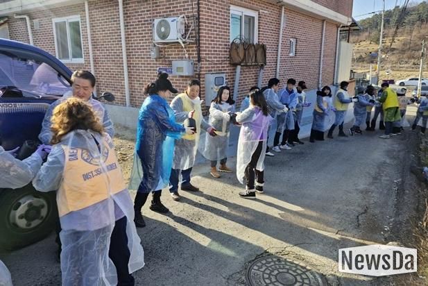 파주시 파주읍, 국제라이온스협회 354-에이치(H) 지구 3지역 합동 연탄 봉사