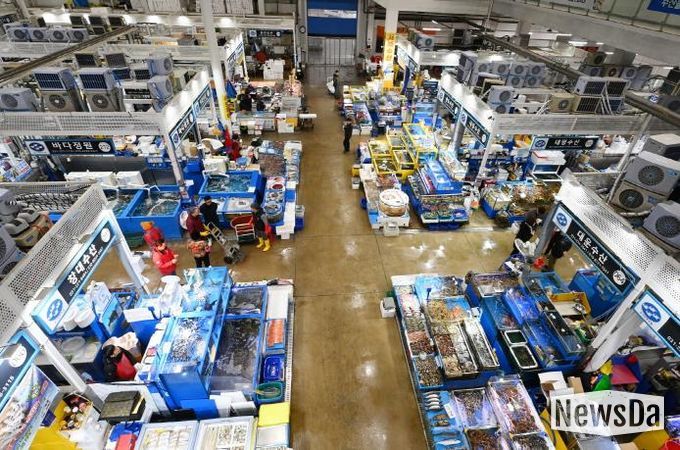 수원시농수산물도매시장 수산동 전경