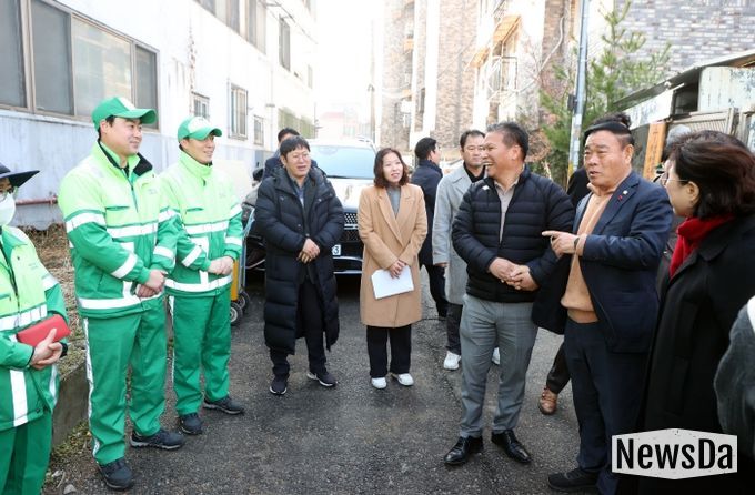 세류3동 환경관리원 쉼터 입주식 참석